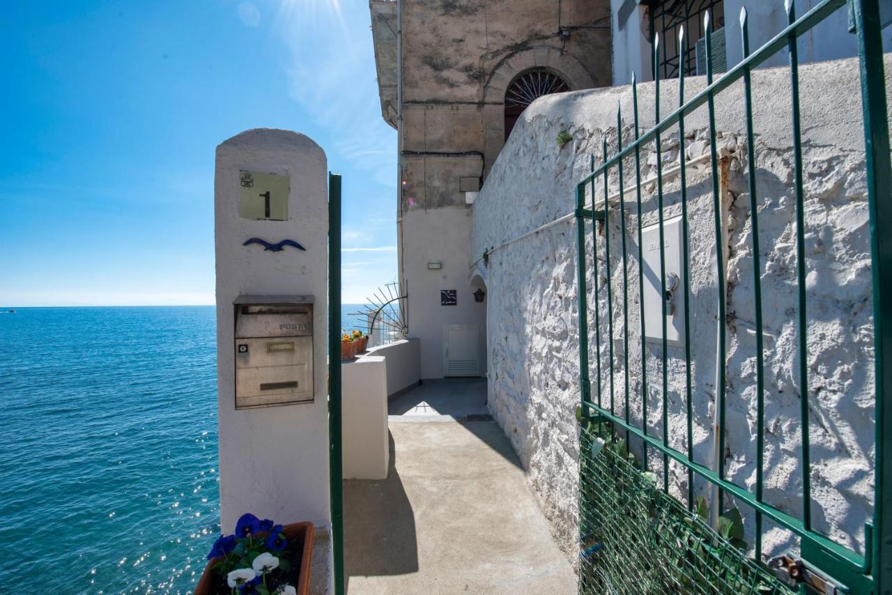 Apartamento Il Nido Del Gabbiano Minori Exterior foto